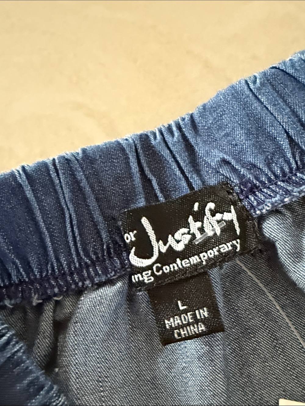 ****Women’s Off-Shoulder Blue Denim Top - Picture 3 of 3